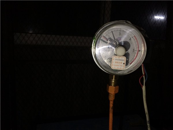 上海淞江可曲撓橡膠接頭的壓力檢測(cè)圖片