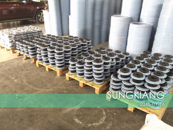 水泵配套橡膠接頭發貨現場