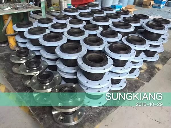 上海淞江橡膠接頭“月底發貨”