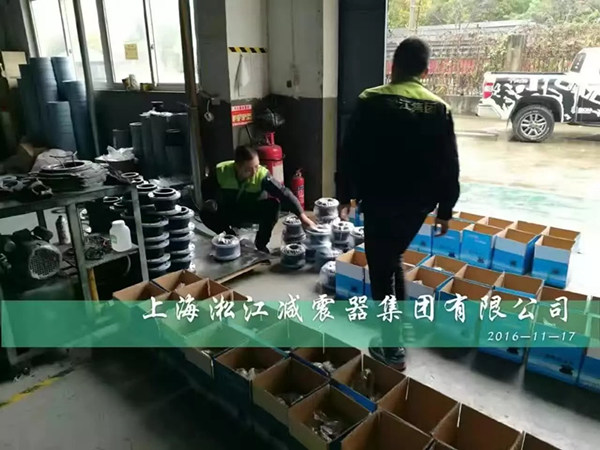 高品質(zhì)橡膠接頭上海淞江大批量出貨