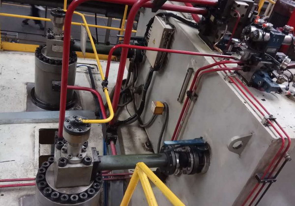 煤礦用行走機械46號抗磨液壓油專用耐油橡膠接頭