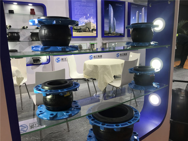 【江蘇】城區改造工程DN150、Q235球墨法蘭橡膠軟接管