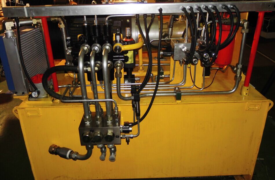 西安液壓油管需要30多臺DN50橡膠接頭,國標法蘭